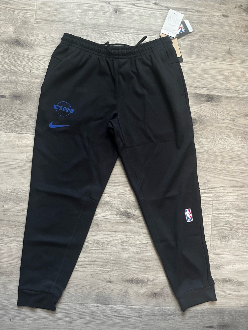 Nike Men’s Black Detroit Pistons Logo Sweatpants